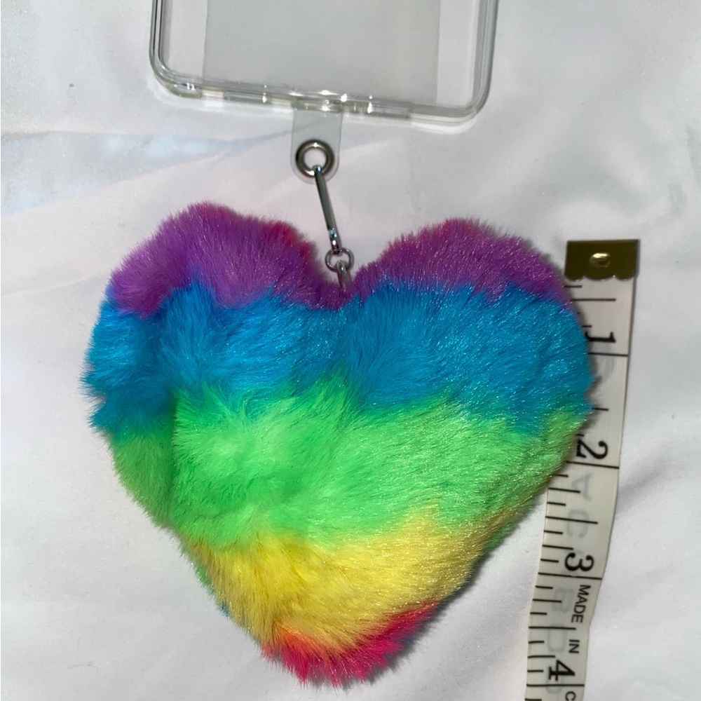 1-Cell universal case pad hand holder with a 4” furry 3D squishable heart design